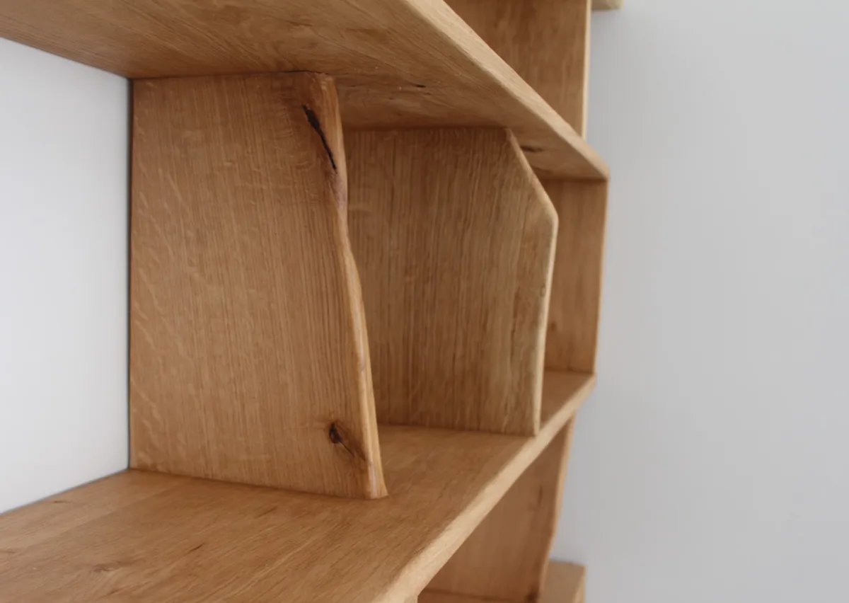 Amytis — shelves and knots, grain structure