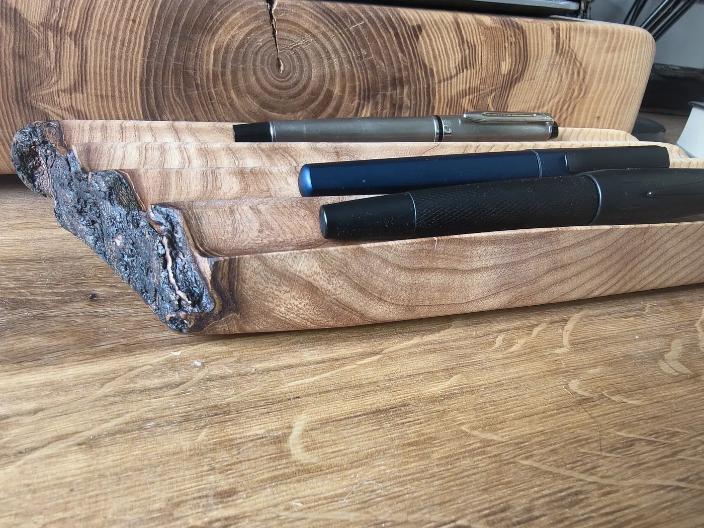 Skidbladnir — perspective view with pens
