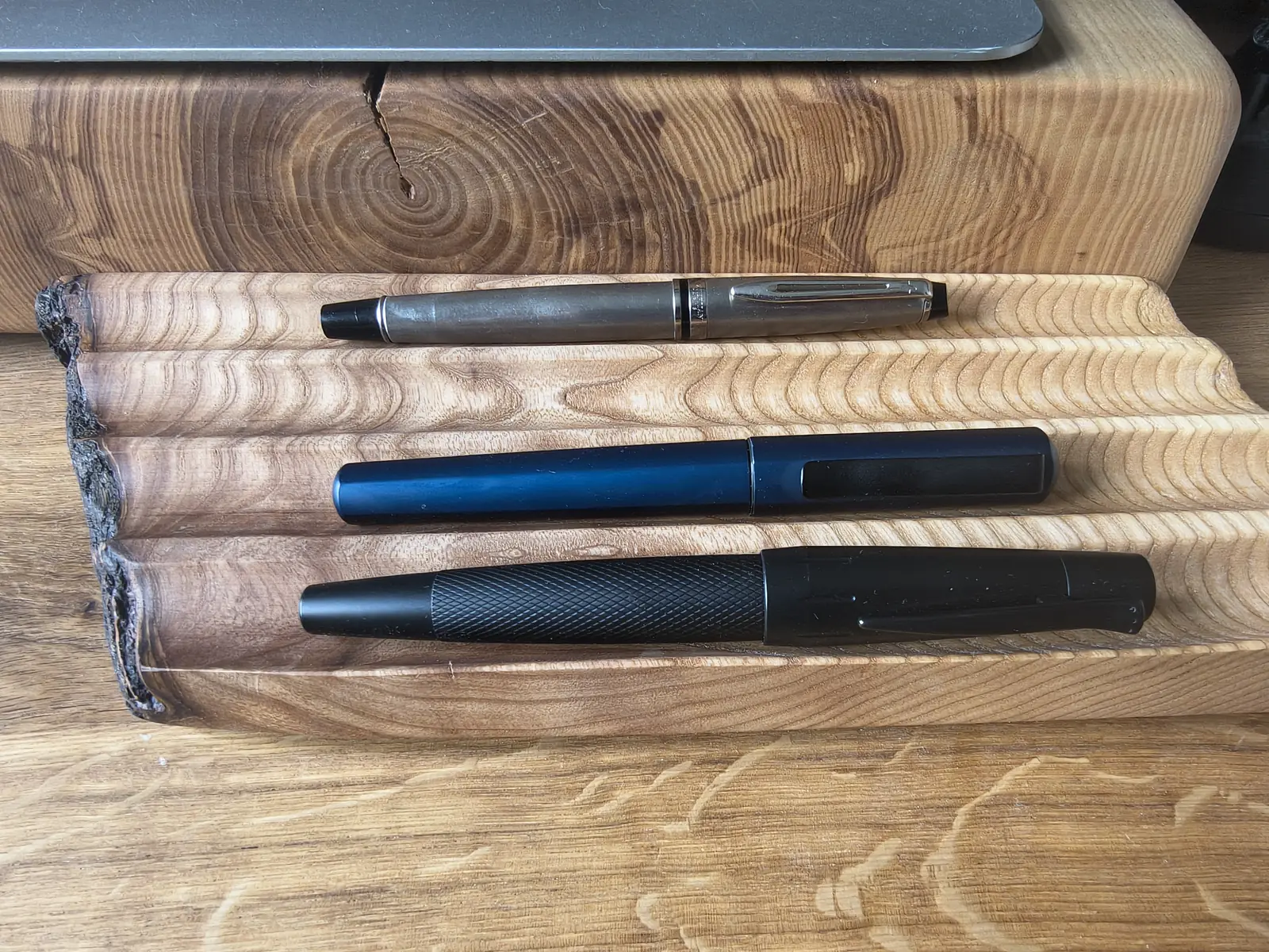 Skidbladnir — pen tray in solid ash, four channels, live edge